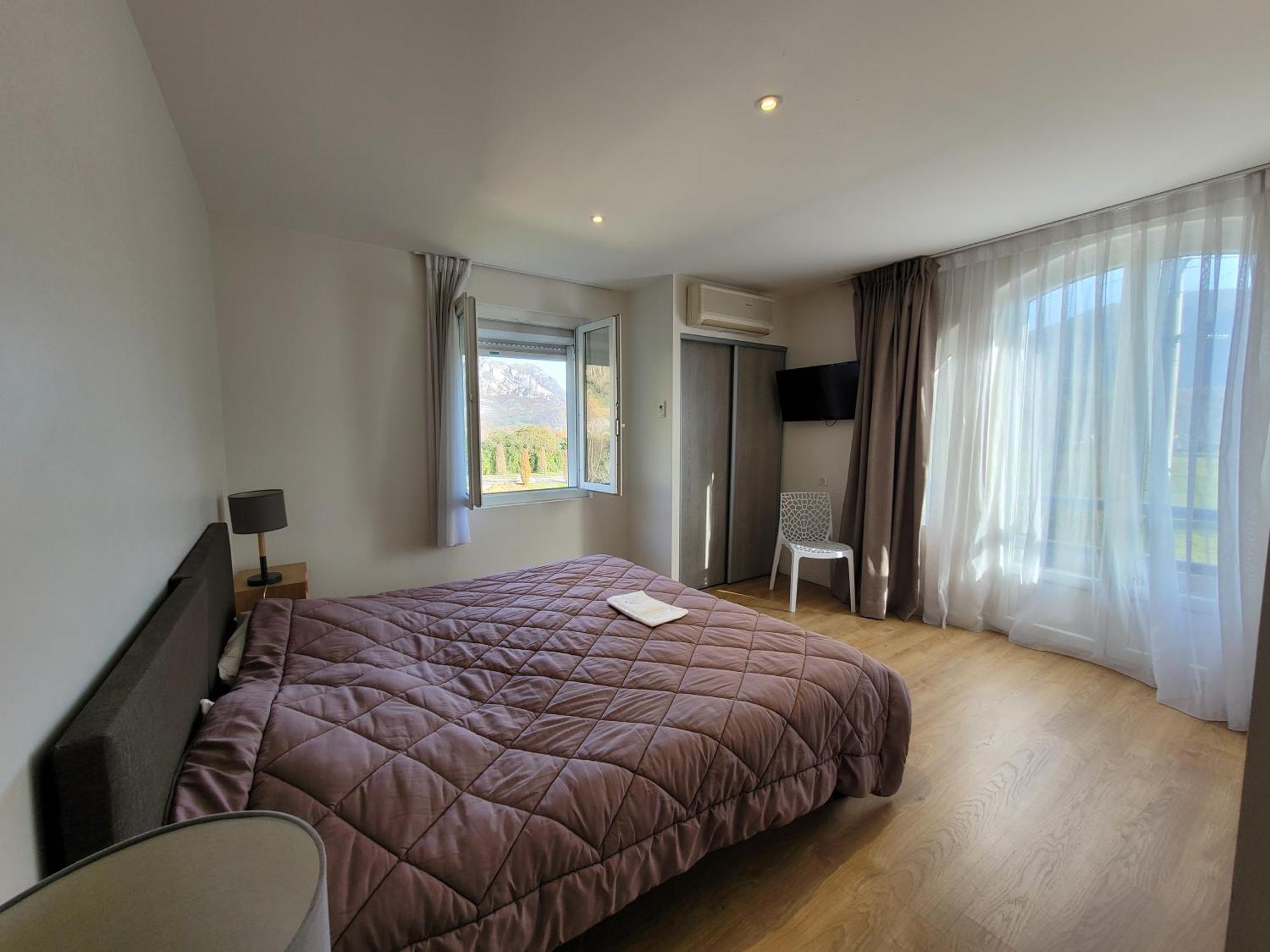 Pyrenees Apartment *